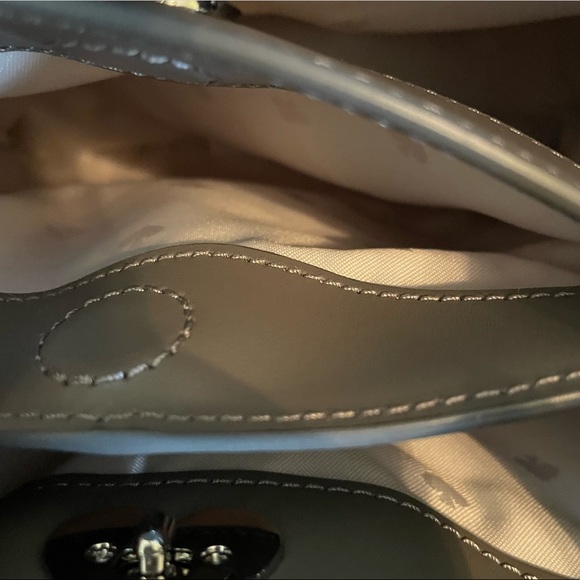 MAKE AN OFFER Kate spade grey cat faux fur marti small bucket bag crossbody - Picture 11 of 14